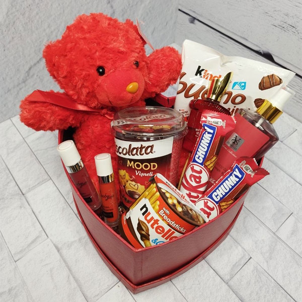 باکس هدیه و شکلات سفارشی 2/080 میلیونی