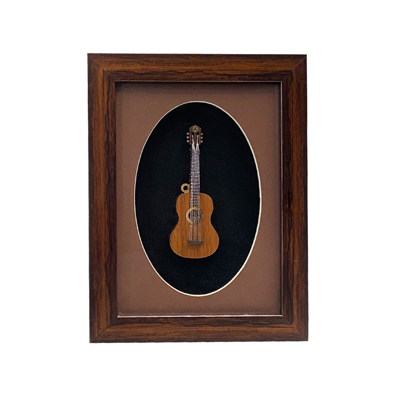 تابلو بکلیت طرح گیتار کلاسیک مدل GH-204-1318 فریم قهوه ای 