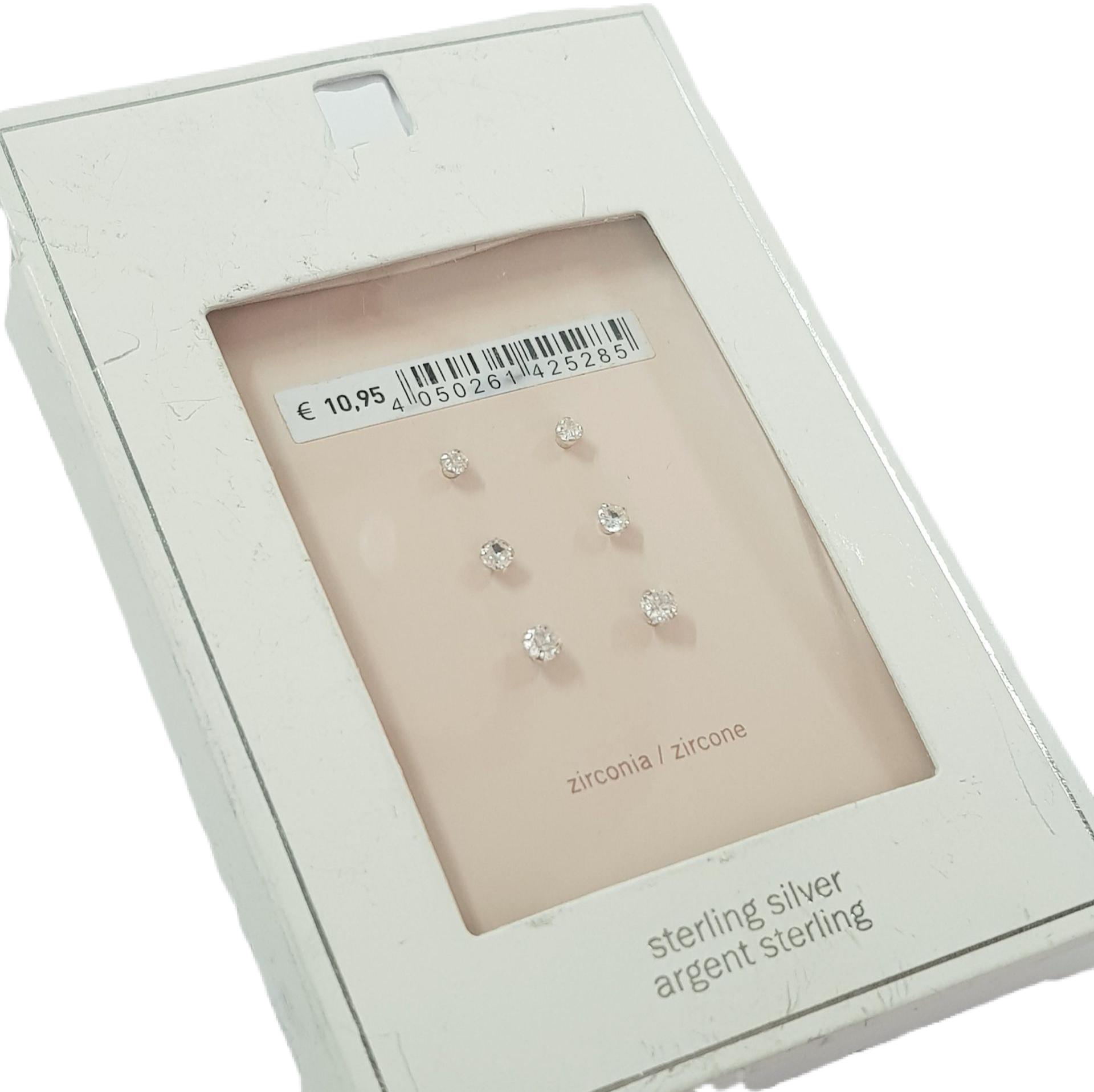 پک سه جفتی گوشواره گلگوش جنس نقره عیار ۹۲۵ با سنگ زیرکنیا برند iam کد ۲۹۱۰۹