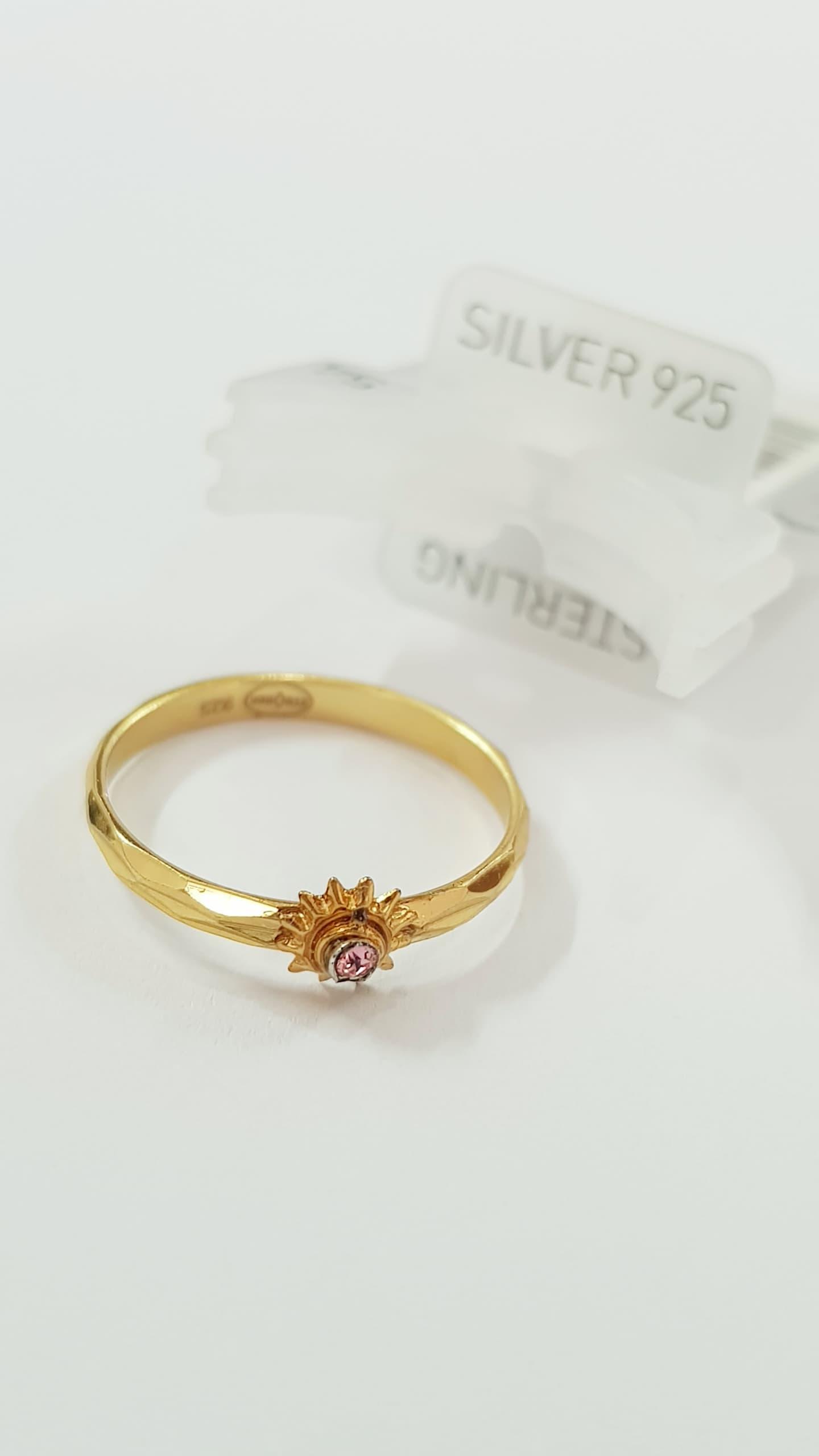 انگشتر نقره عیار ۹۲۵ آبکاری طلا سایز ۶-۷ نگین دار برند iam کد ۲۴۰۹۳