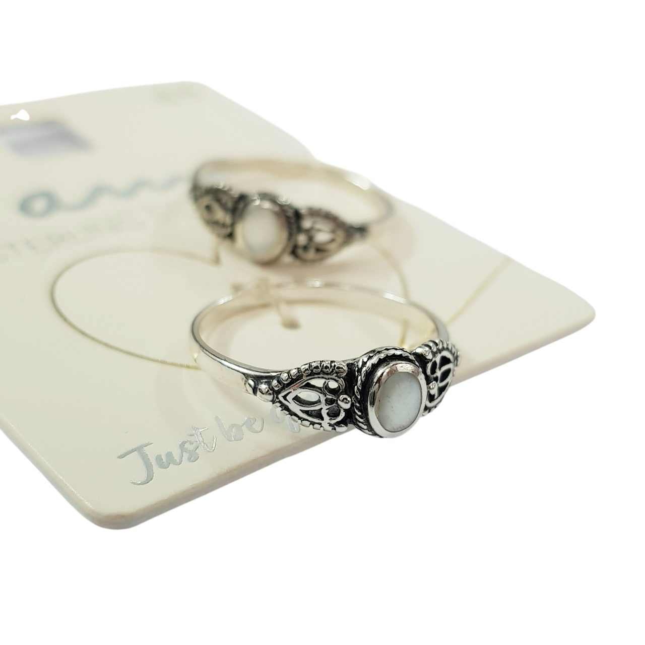 انگشتر نقره عیار ۹۲۵ سیاه قلم کار شده با سنگ طبیعی برند iam کد ۰۱۱۰۶